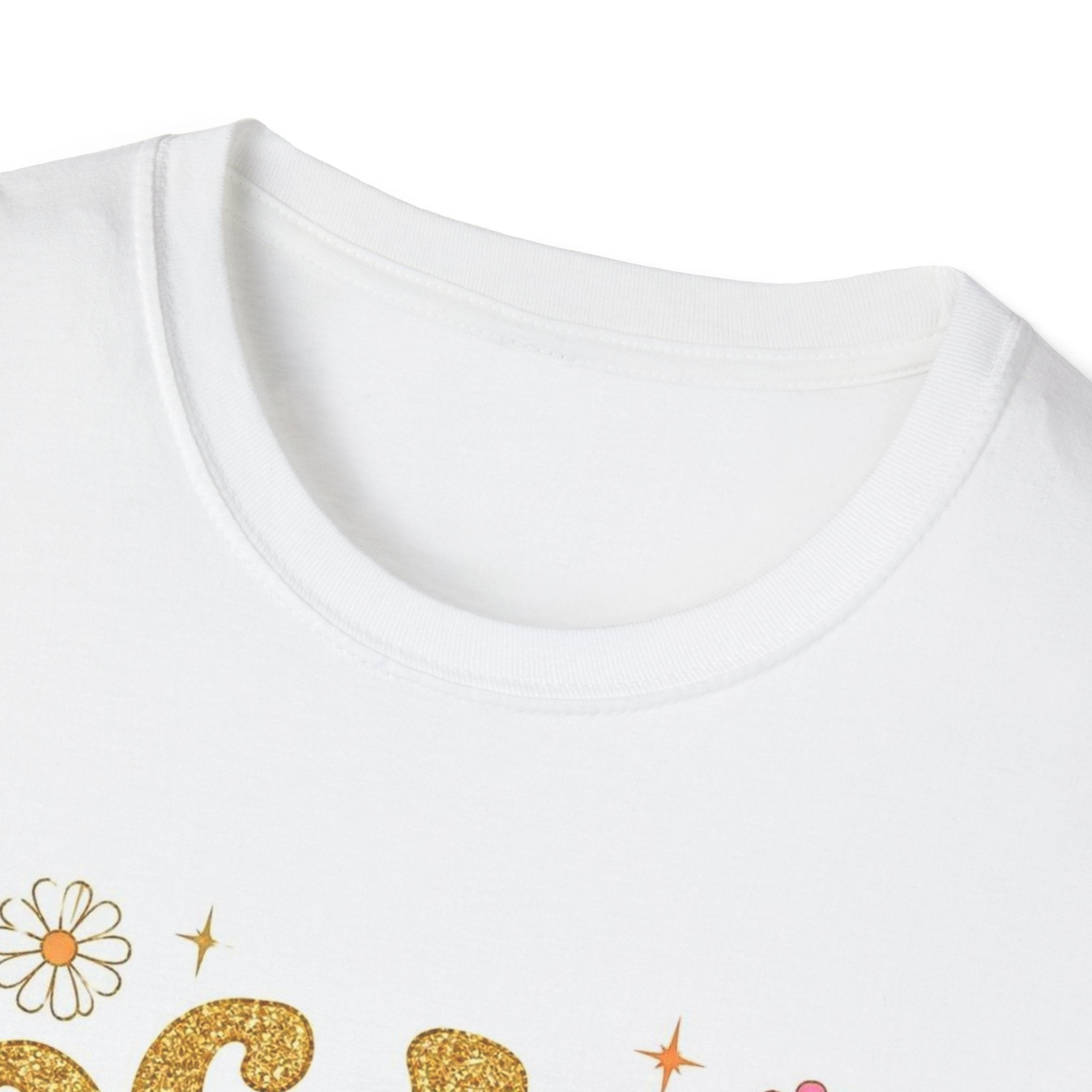 Dog Mom Club T-Shirt — Retro Floral Paw Graphic Tee for Dog Lovers